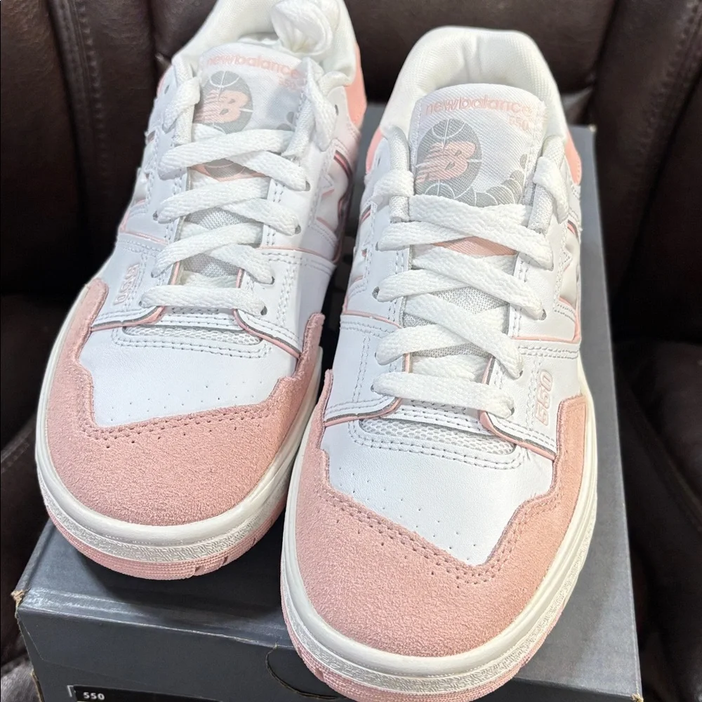 New Balance 550 Athletic Shoe - Big Kid - White / Pink Haze blanc rose 4 1/2 - Picture 4 of 13